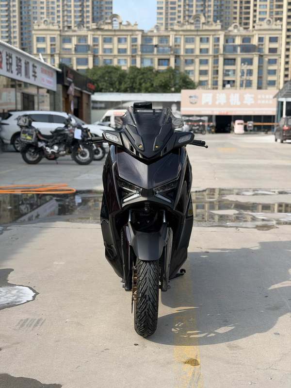 雅马哈 XMAX