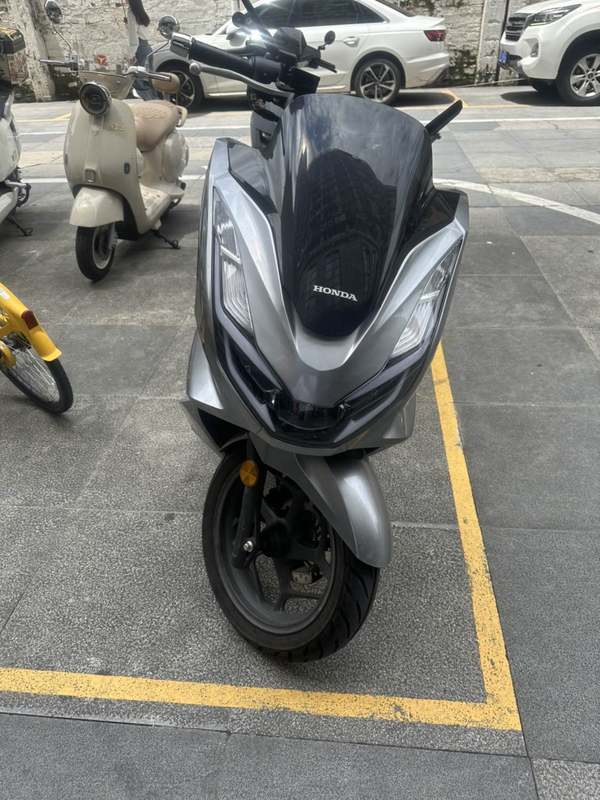 五羊本田 PCX