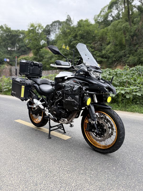 贝纳利 TRK552