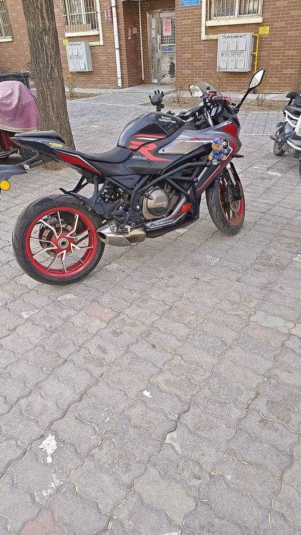 QJMOTOR 赛400