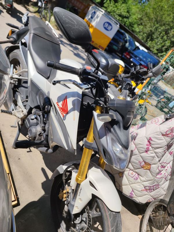新大洲本田 CBF190R