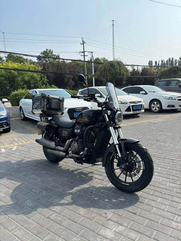 QJMOTOR 闪300S