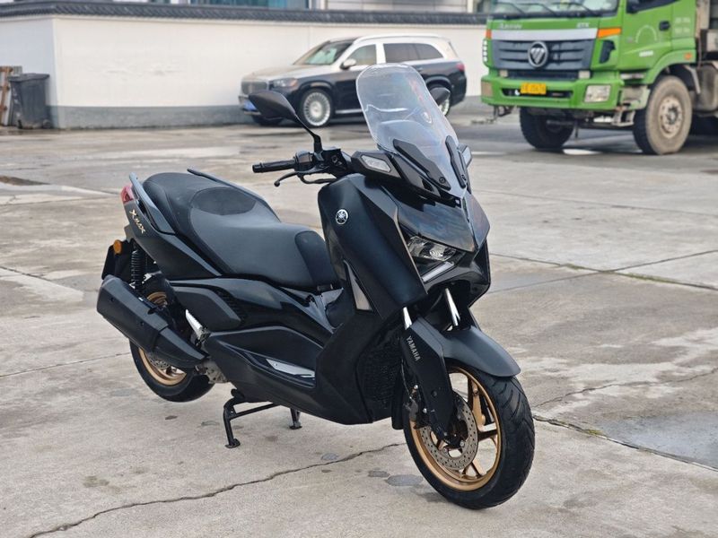 雅马哈 XMAX