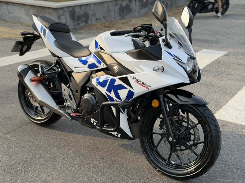 豪爵铃木 GSX250R