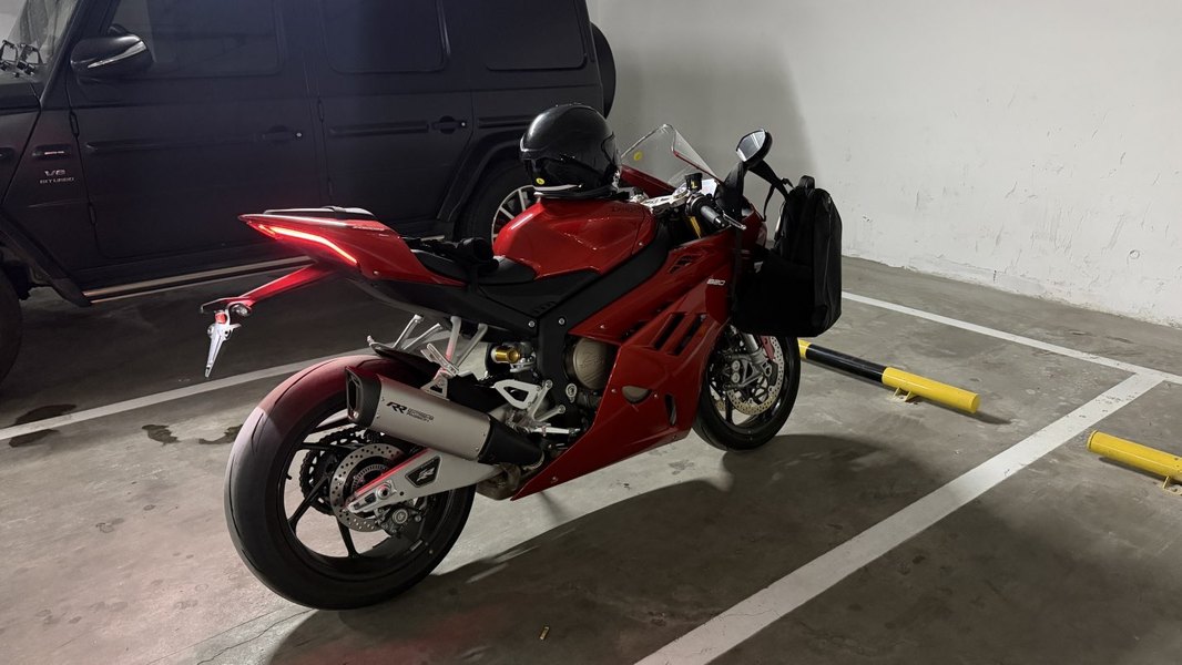 张雪机车 820RR