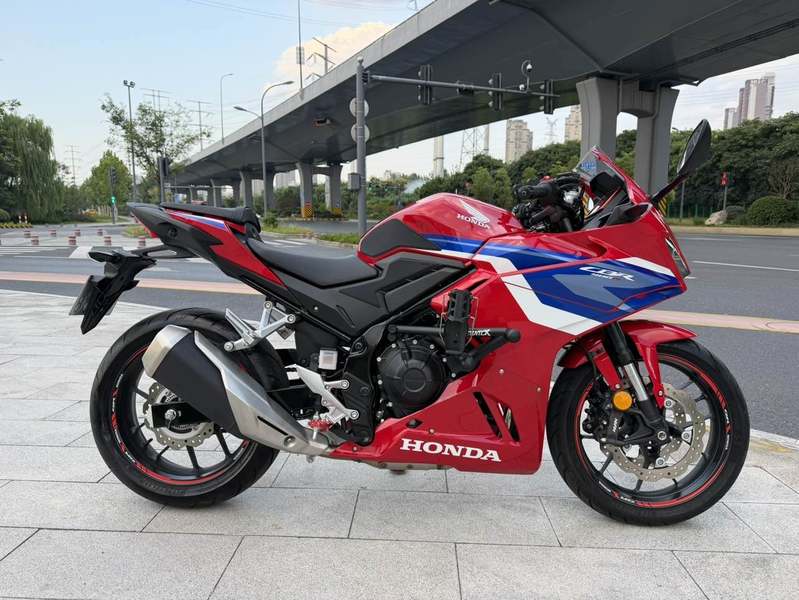 本田WING CBR400R