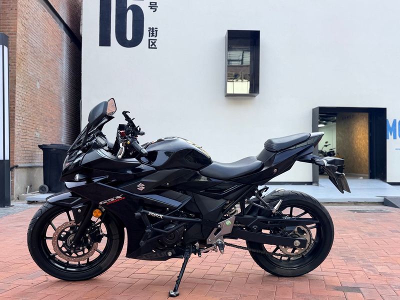 豪爵铃木 GSX250R