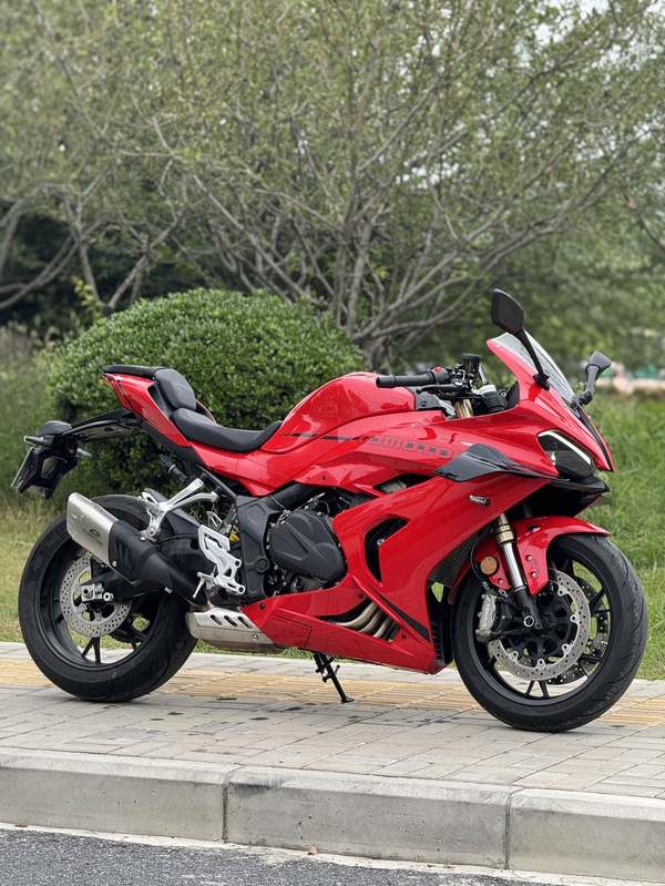 QJMOTOR 赛600