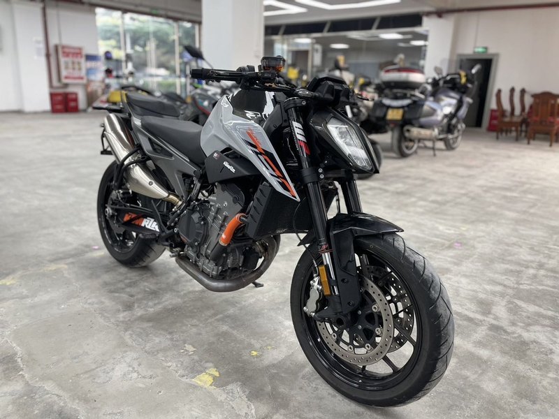 KTMR2R 790 Duke