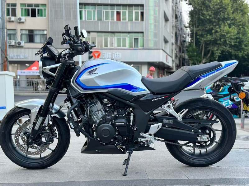 本田 CB500 Super Four