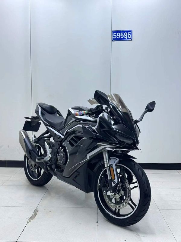无极 250RR