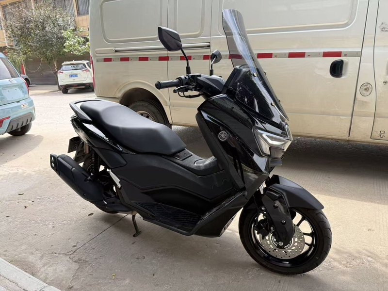 雅马哈 NMAX