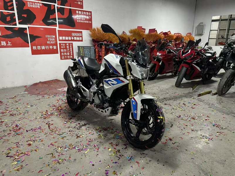 宝马 G 310 R