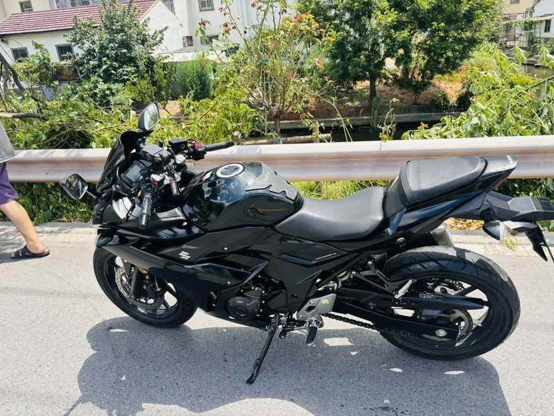 豪爵铃木 GSX250R