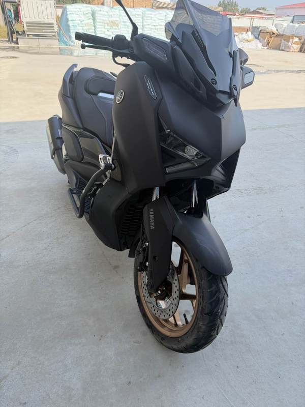 雅马哈 XMAX
