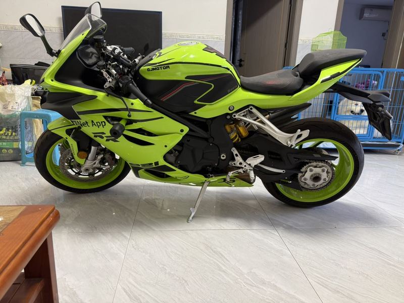 QJMOTOR QJ900GS-8D