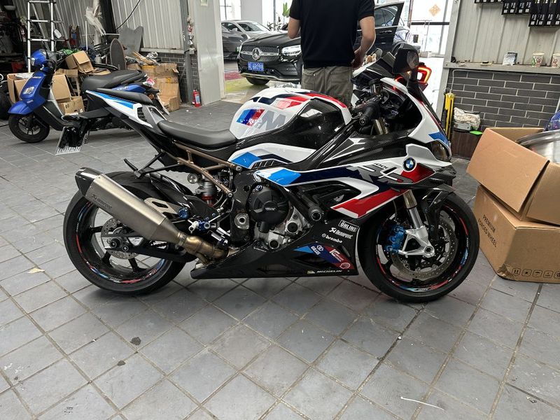 宝马 S 1000 RR