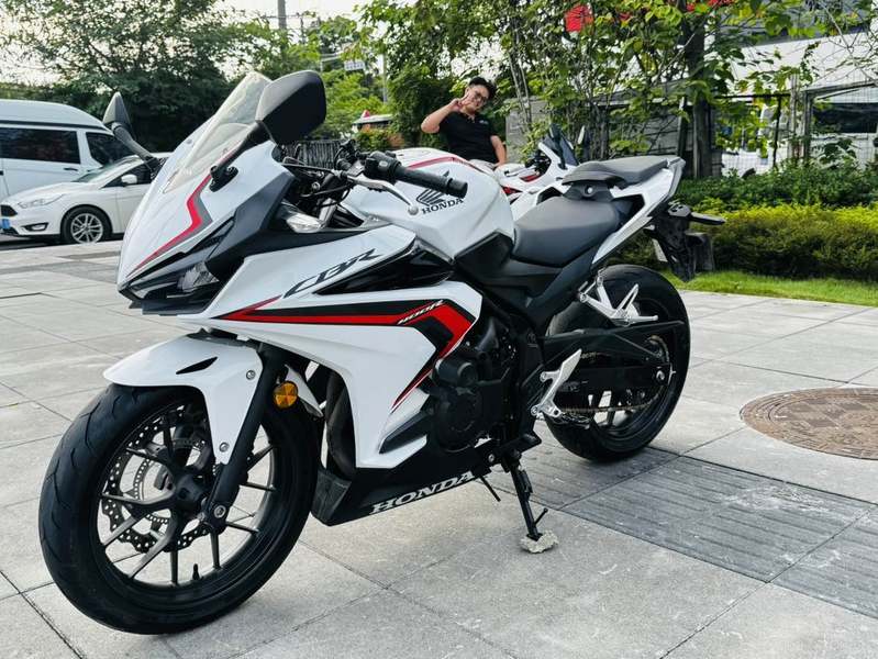 本田WING CBR400R