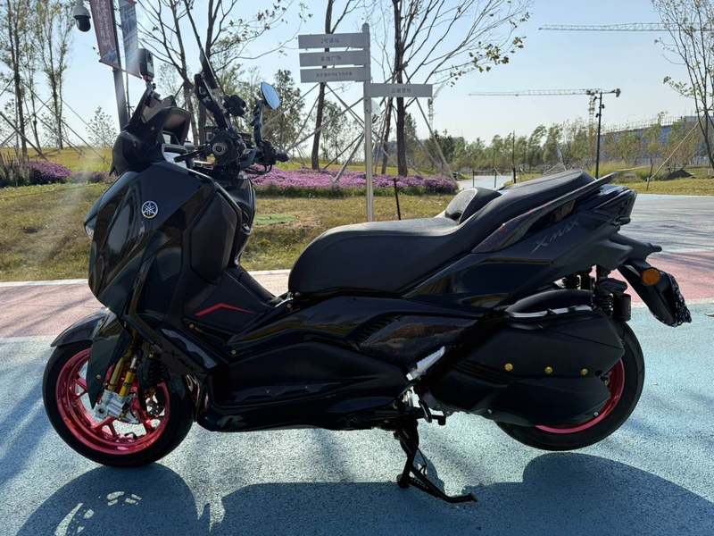 雅马哈 XMAX