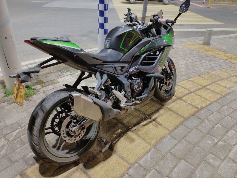 无极 250RR