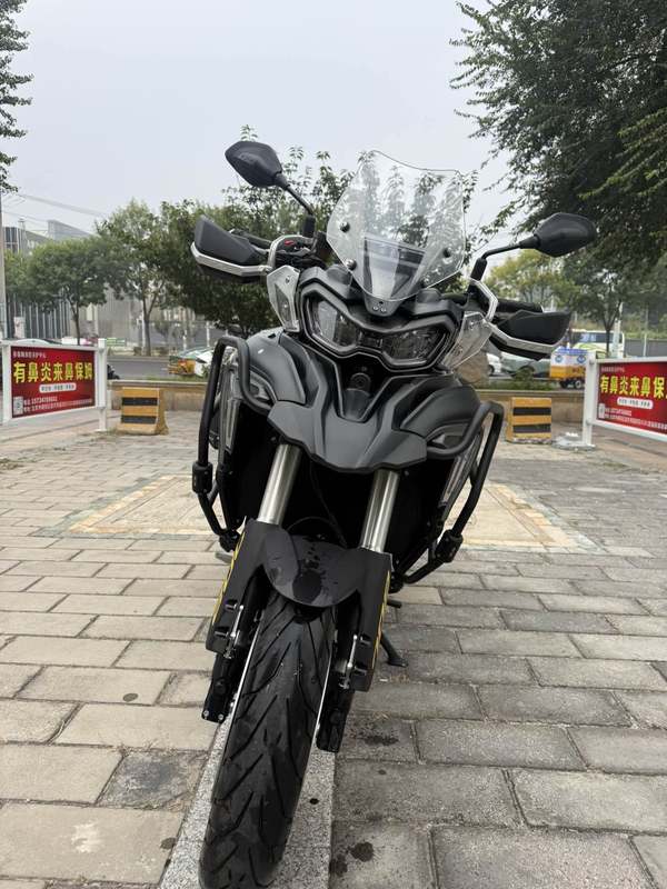 贝纳利 TRK702