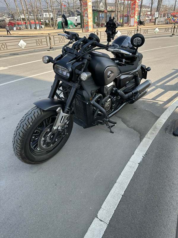 QJMOTOR 闪600