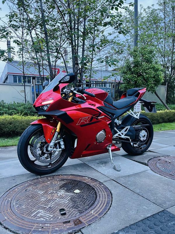 张雪机车 500RR