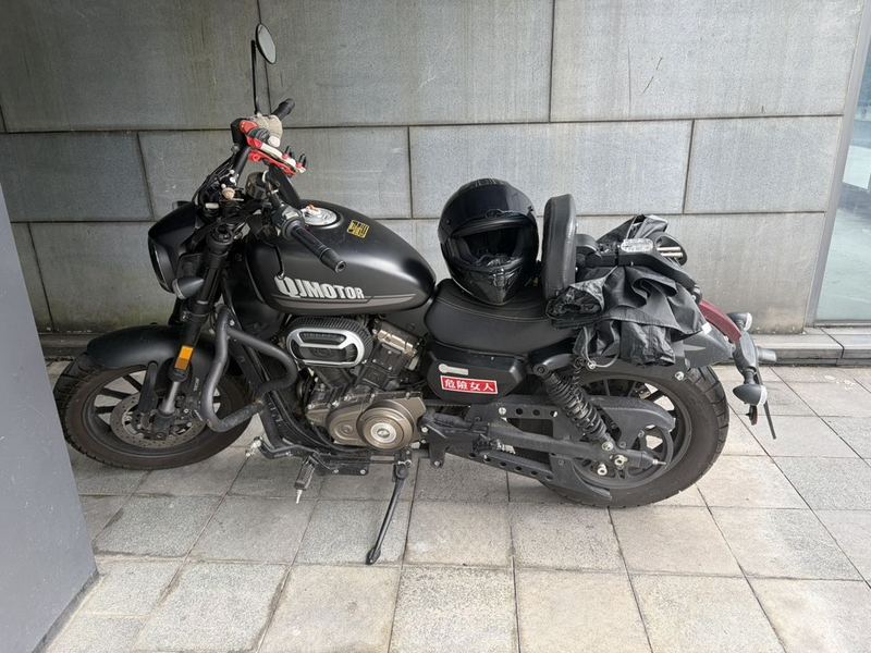 QJMOTOR 闪250