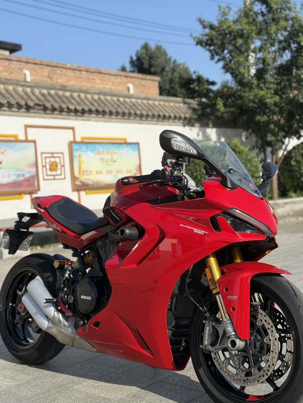 杜卡迪 SuperSport