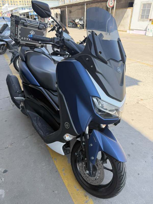 雅马哈 NMAX