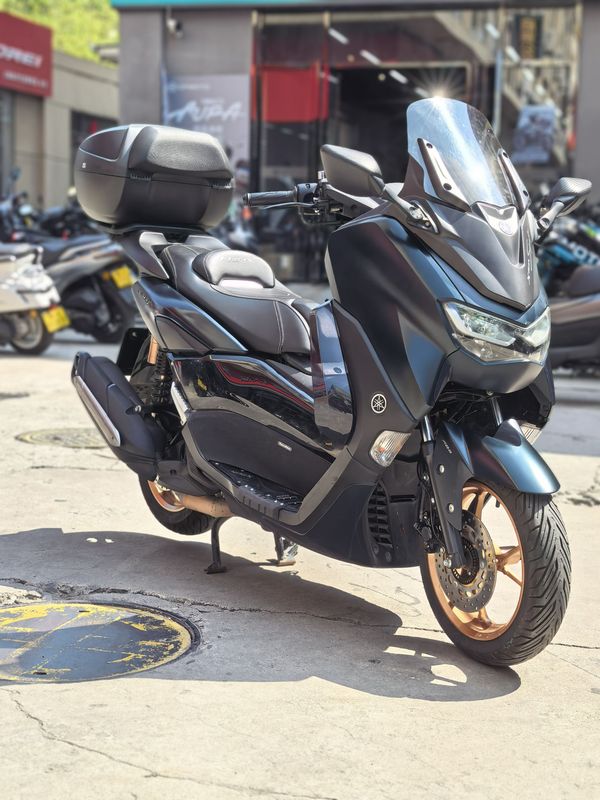 雅马哈 NMAX