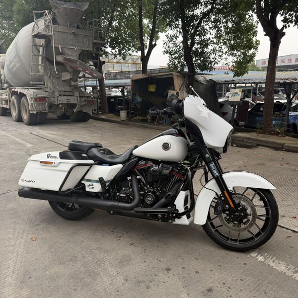 哈雷戴维森 大道滑翔 Street Glide