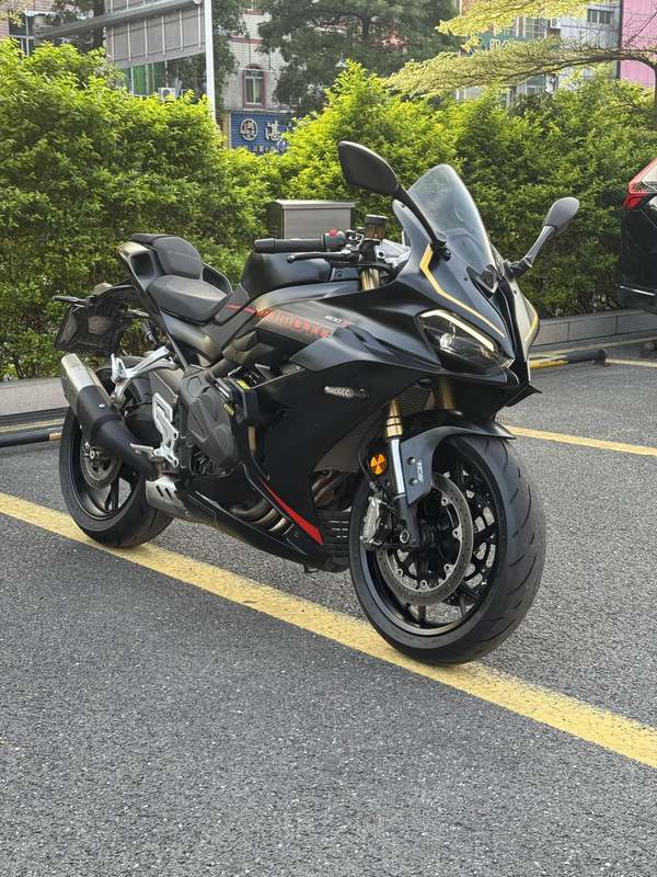 QJMOTOR 赛600