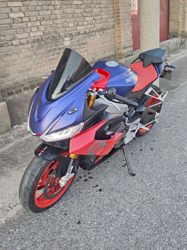 阿普利亚 RS 660 