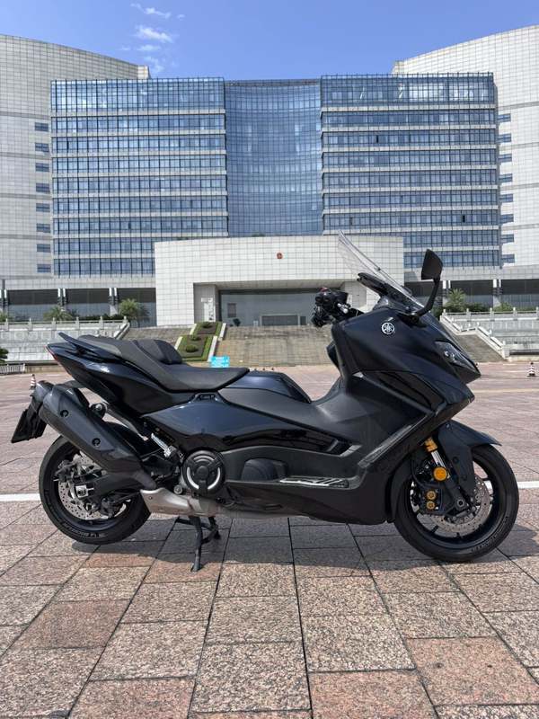 雅马哈 TMAX
