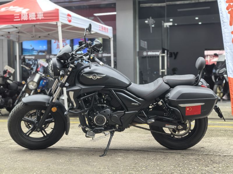 豪爵 TR300