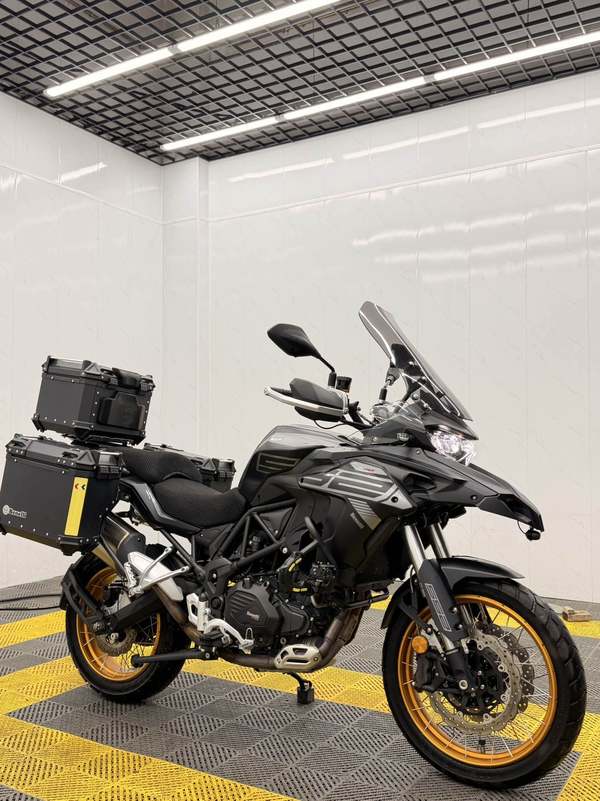 贝纳利 TRK552
