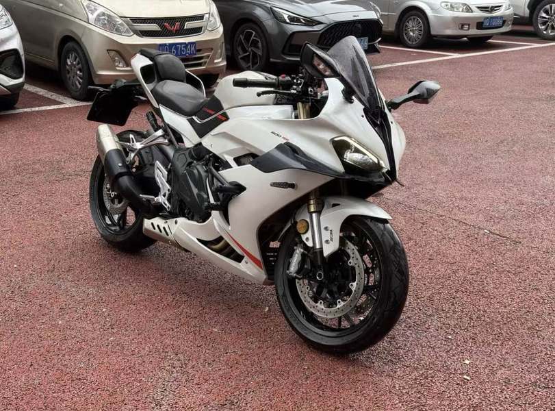 QJMOTOR 赛600