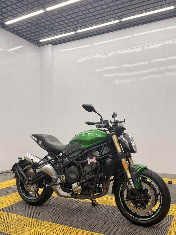 贝纳利 752S