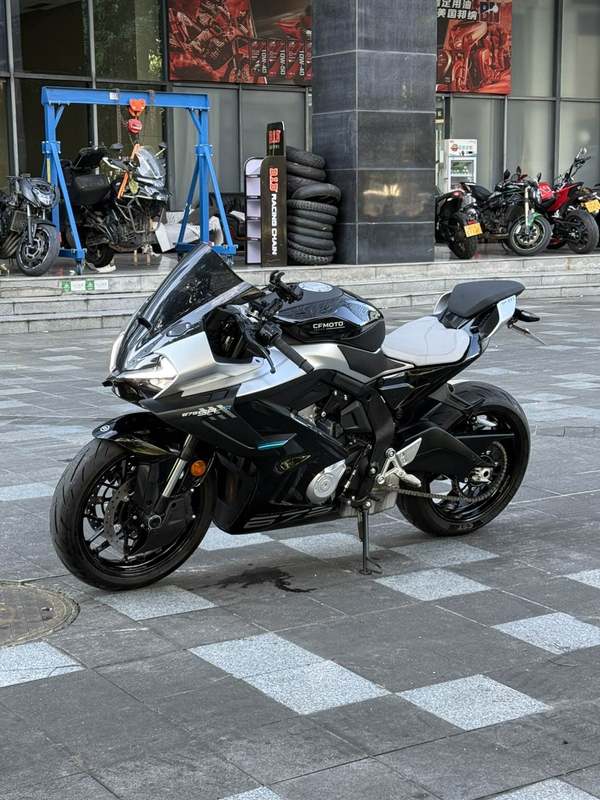 春风 675SR