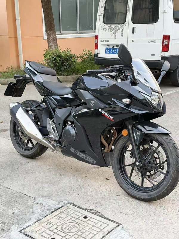 豪爵铃木 GSX250R