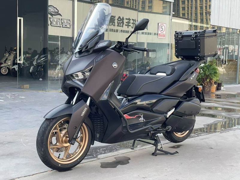 雅马哈 XMAX