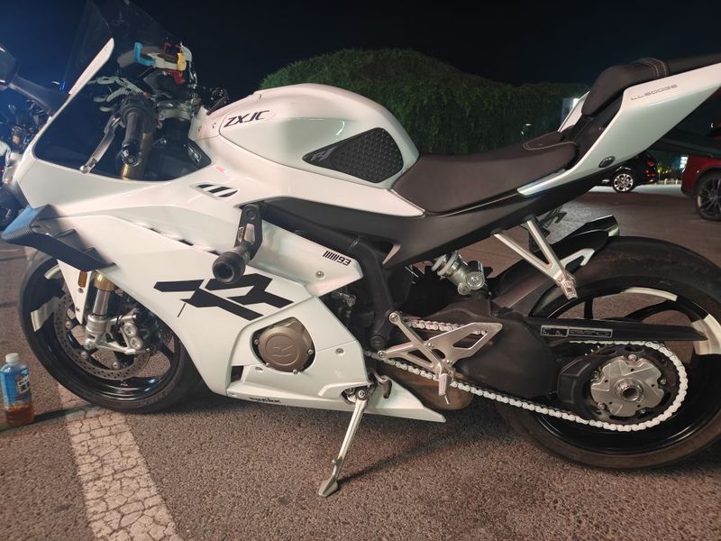张雪机车 500RR