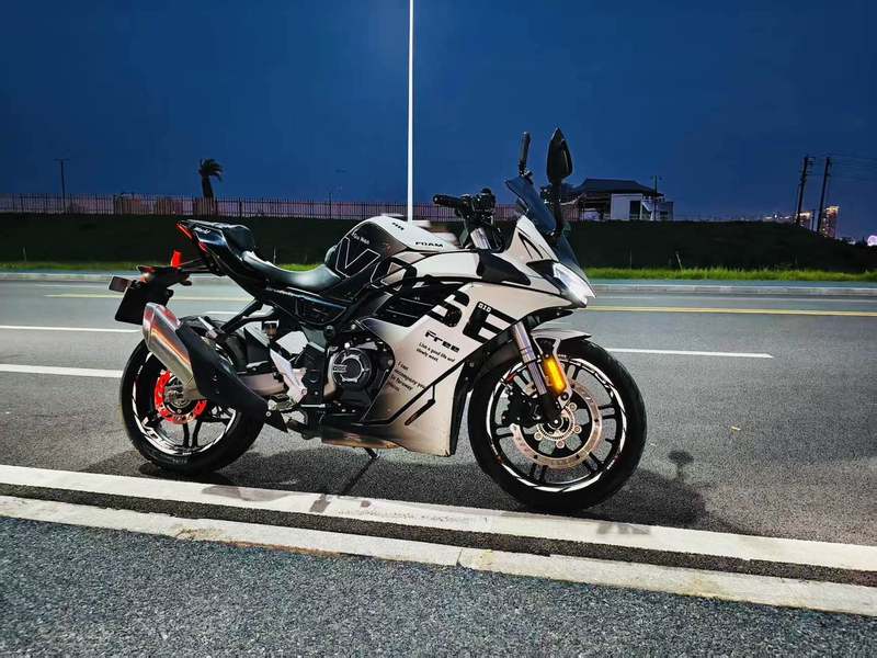 无极 250RR