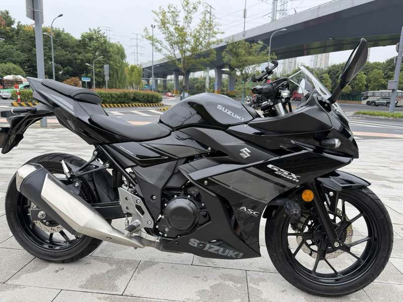 豪爵铃木 GSX250R