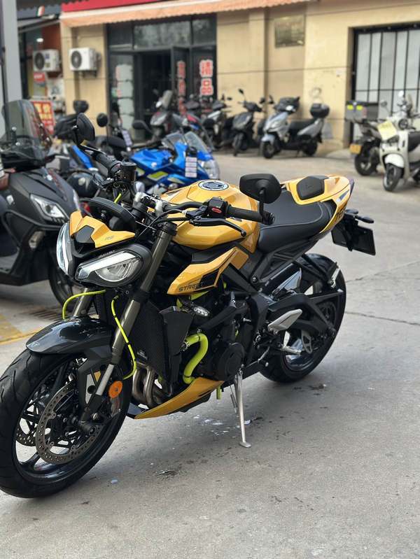 凯旋 Street Triple 765