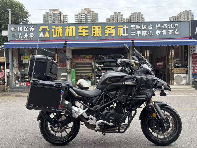 贝纳利 TRK552
