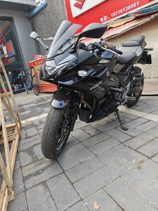 豪爵铃木 GSX250R