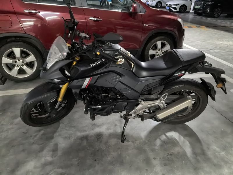 豪爵 XCR300