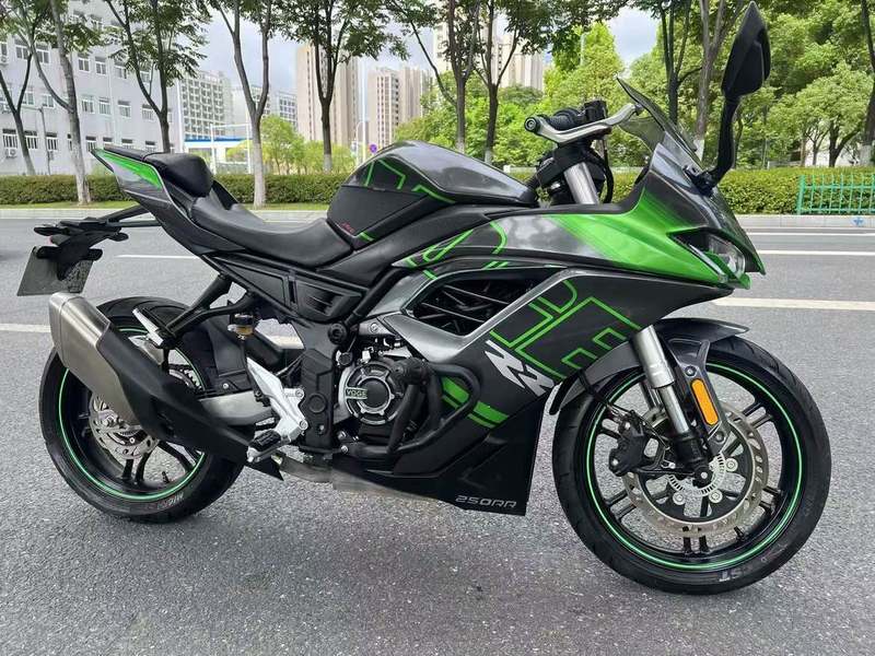 无极 250RR